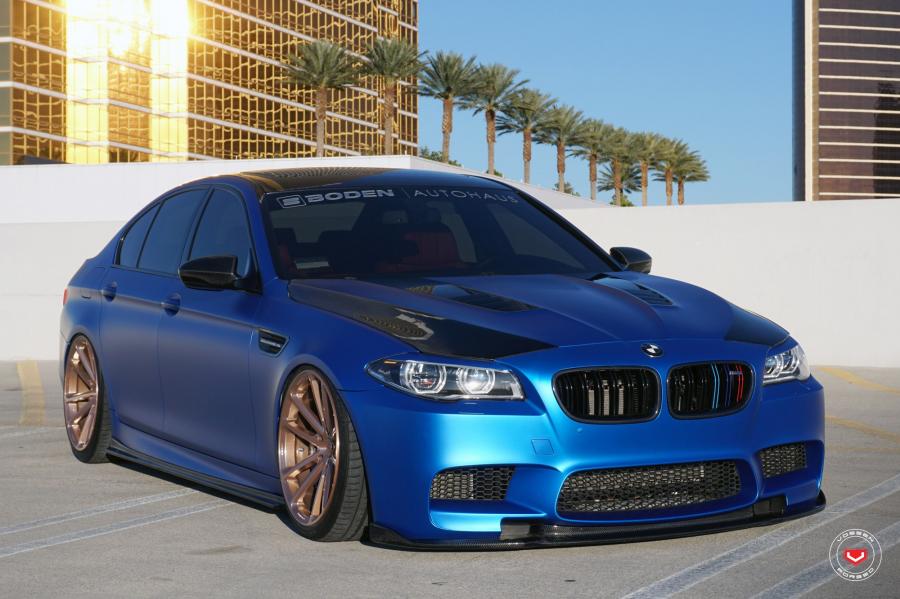  BMW M5 on Vossen Wheels (CG-203) 2017 года  (фото 5 из 24)